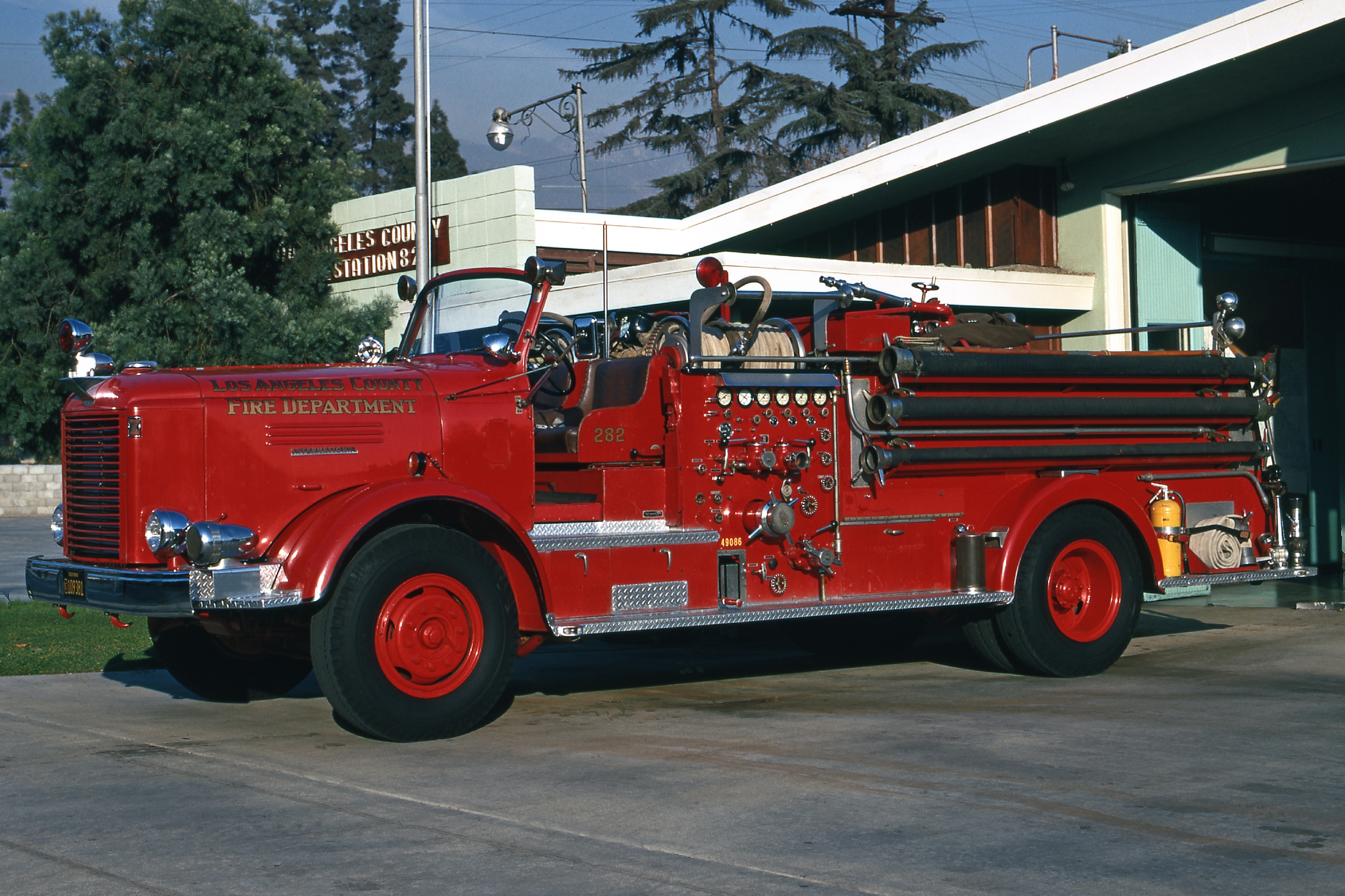 LACoFD Engine 282 49086.jpg