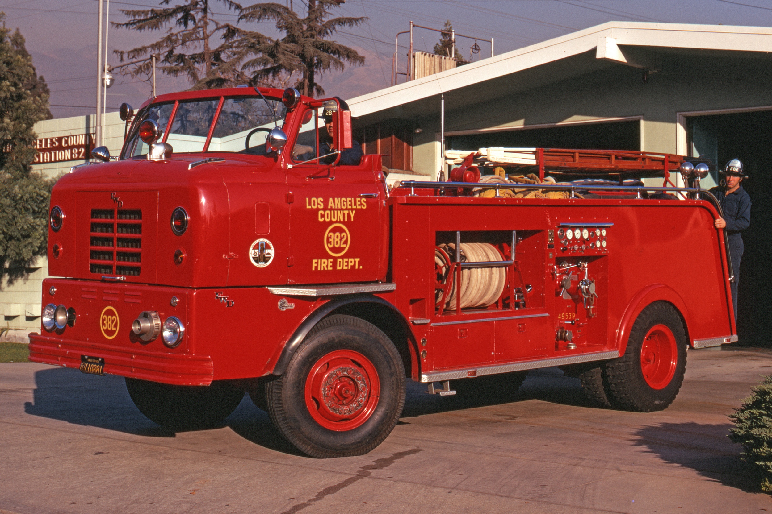 LACoFD Engine 382 49539.jpg